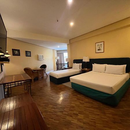 Coco Grande Hotel Dumaguete City Exterior photo